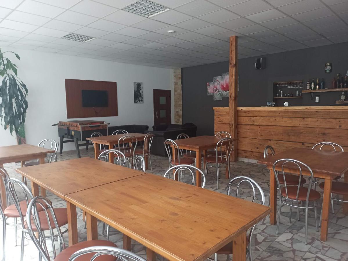 Motel Sofer Volkovce Exteriör bild